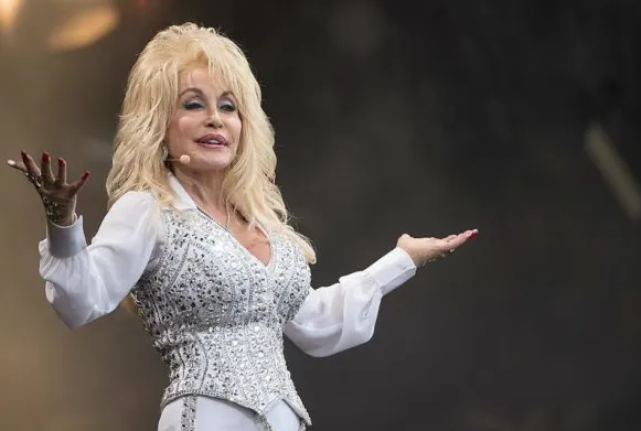 From Backup Singer to Superstar The Unlikely Journey of Dolly Parton’s Longtime Collaborator